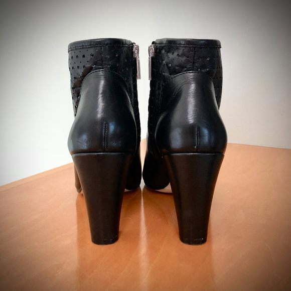 Karen Millen NWT Perforated Black Leather Peeptoe Booties, Size 7 - Picture 5 of 8